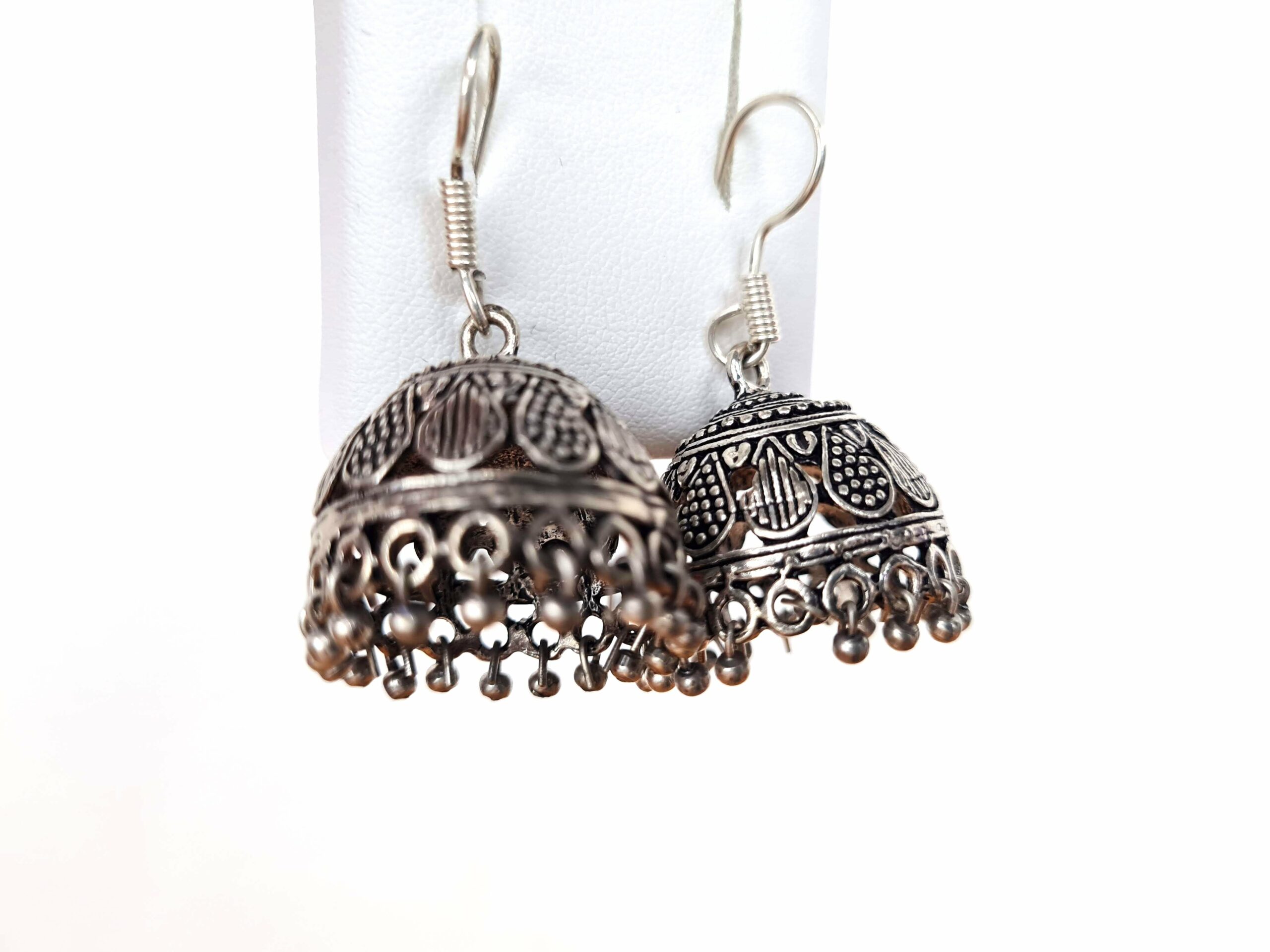 Brinco indiano design Jhumka prateado sino médio gotas