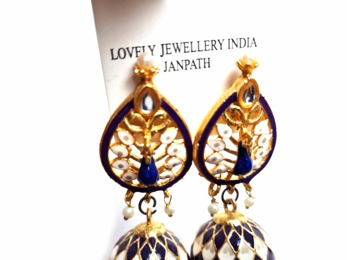 Brinco indiano Meenakari Jhumka marinho e creme design pavão