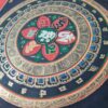 Mandala Tibetana com Mantras Sagrados pintado a mão Om Mani Padme Hum