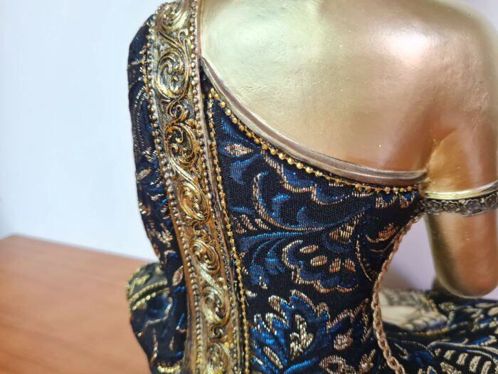 Estátua de Buda tailandês pintura especial e vestuário de tecido real 34cm