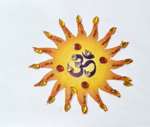 Tatuagem indiana de mandala OM com aplique de pedras design sol