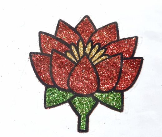 Tatuagem indiana de flor com glitter laranja