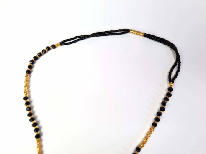 Mangalsutra colar sagrado dourado com contas pretas 40cm