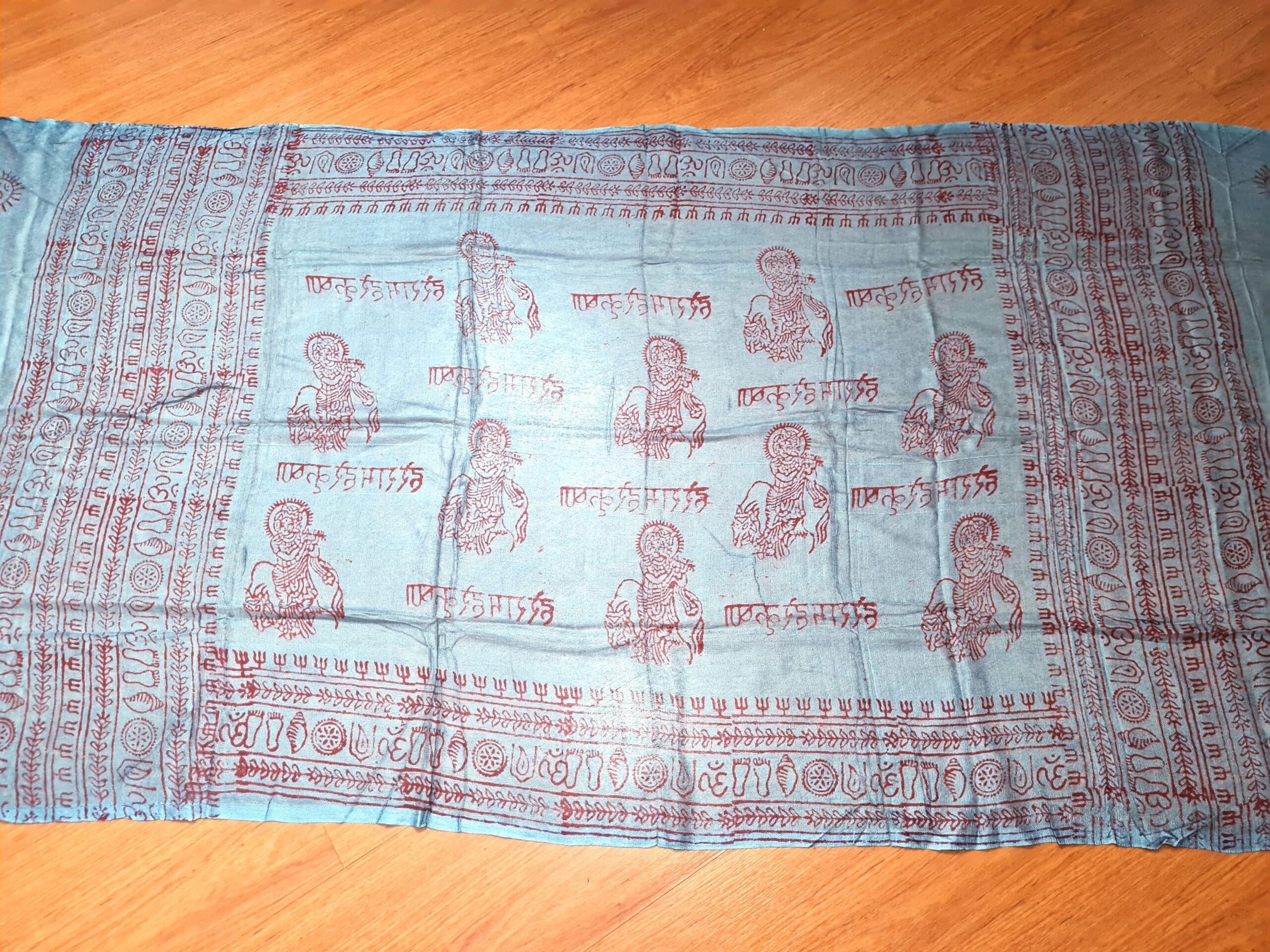 Chadar indiano (manto de oração) de Krishna cinza