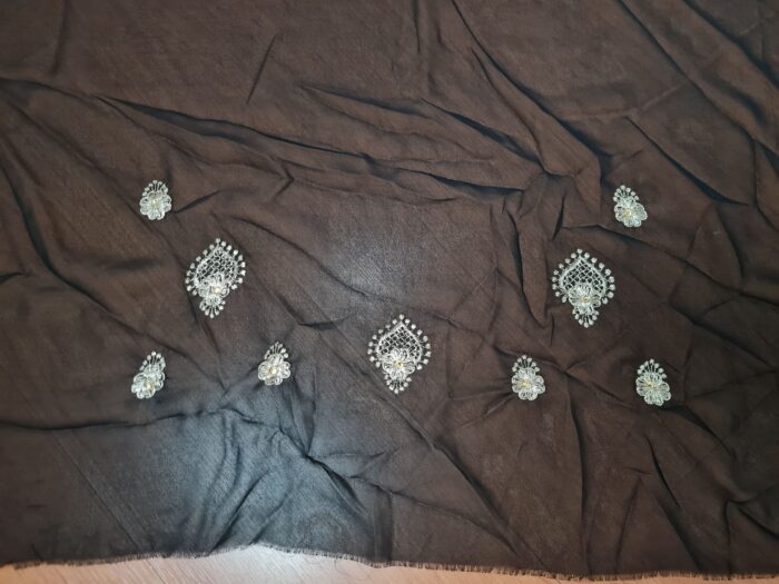 Sari indiano de crepe de seda preto rosa e dourado bordado