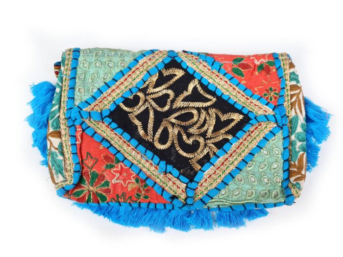 Bolsa indiana Banjara 100% bordada a mão azul claro e coloridos II