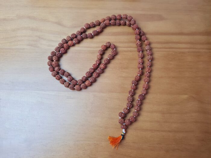 Japamala indiano de 108 contas de Rudraksha 7mm tassel laranja