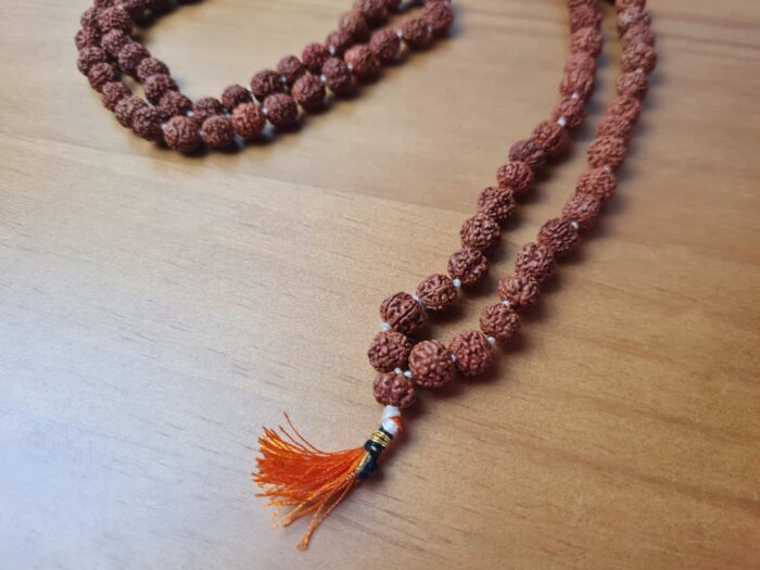Japamala indiano de 108 contas de Rudraksha 7mm tassel laranja