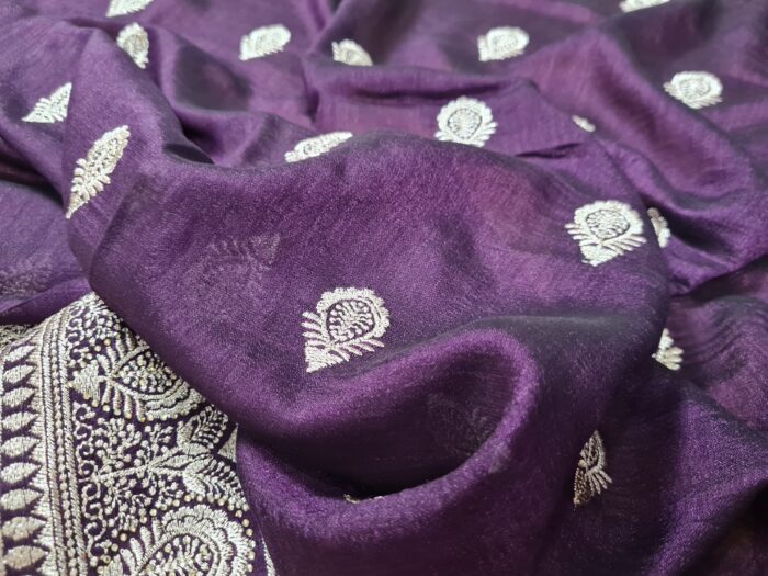 Sari indiano de seda em Jacquard brocado cor uva escuro e dourado