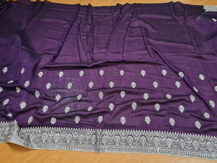 Sari indiano de seda em Jacquard brocado cor uva escuro e dourado