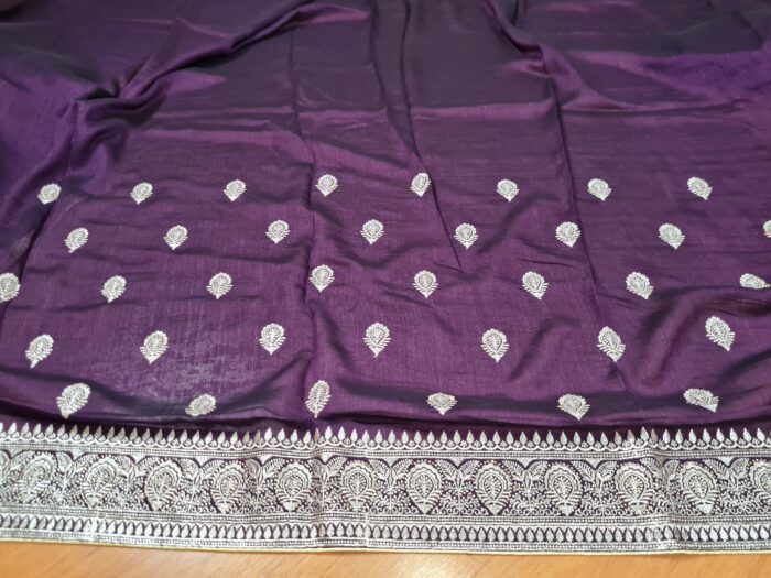 Sari indiano de seda em Jacquard brocado cor uva escuro e dourado