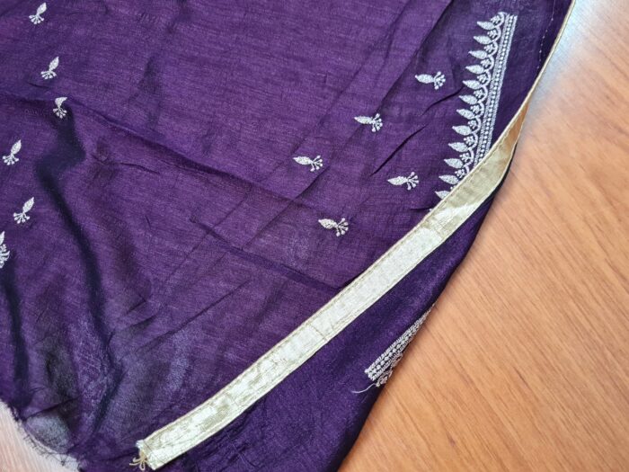 Sari indiano de seda em Jacquard brocado cor uva escuro e dourado