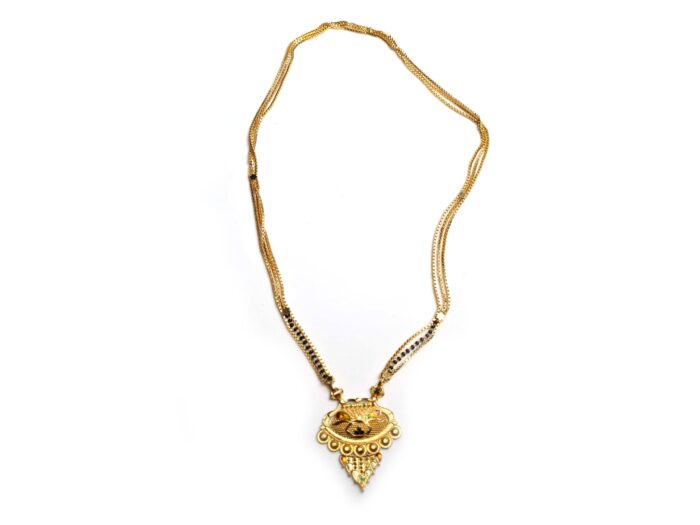 Mangalsutra, colar especial de noiva na India, dourado com contas pretas