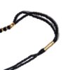 Mangalsutra indiano com pingente tripartido floral e contas pretas