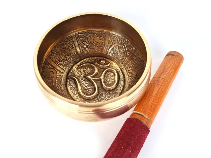 Tigela tibetana com 7 ligas dourada símbolo OM 12cm