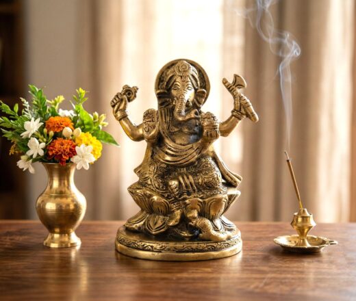 Estátua de Ganesha em Brass com Quatro braços 20cm