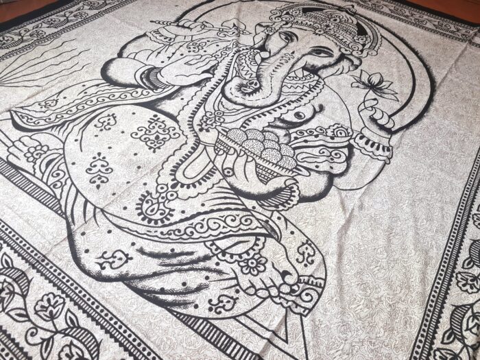 Colcha indiana ou painel de algodão de Ganesha creme e preto 2,40m