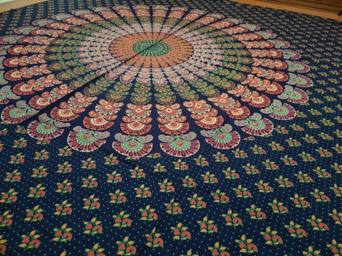 Panô indiano de algodão estampa de mandala marinho e laranja 2,40m