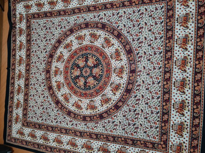Panô indiano de algodão estampa de mandala marrom e laranja 2,40m