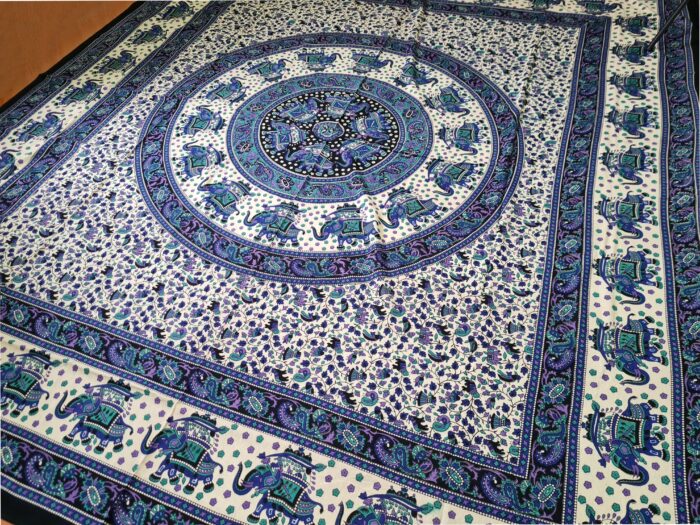 Panô indiano de algodão estampa de mandala azul e lilás 2,40m