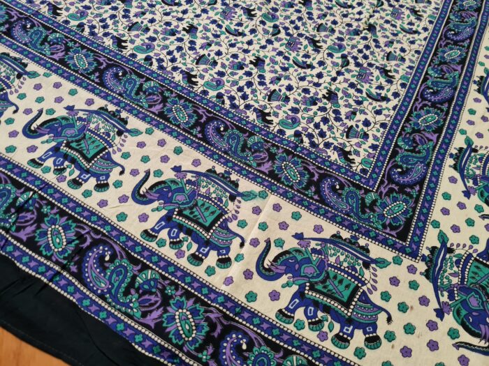 Panô indiano de algodão estampa de mandala azul e lilás 2,40m