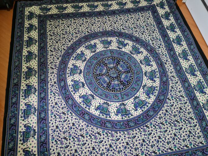 Panô indiano de algodão estampa de mandala azul e lilás 2,40m