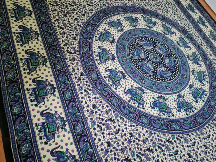 Panô indiano de algodão estampa de mandala azul e lilás 2,40m