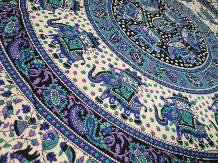 Panô indiano de algodão estampa de mandala azul e lilás 2,40m
