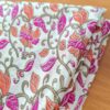 Sari indiano de viscose de seda estampa floral e paisleys rosa e creme