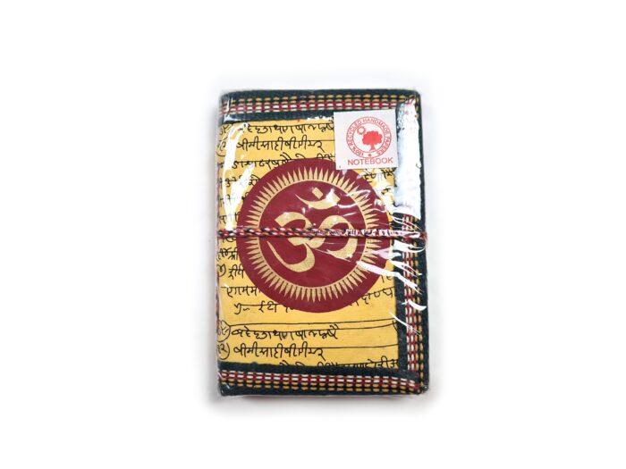 Caderno indiano artesanal estampa de OM 13x8cm amarelo