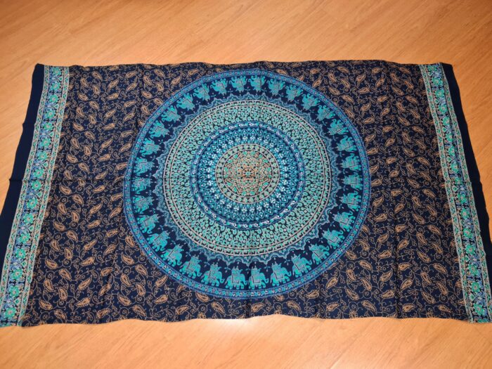 Canga indiana de viscose estampa de mandala marinho e azul