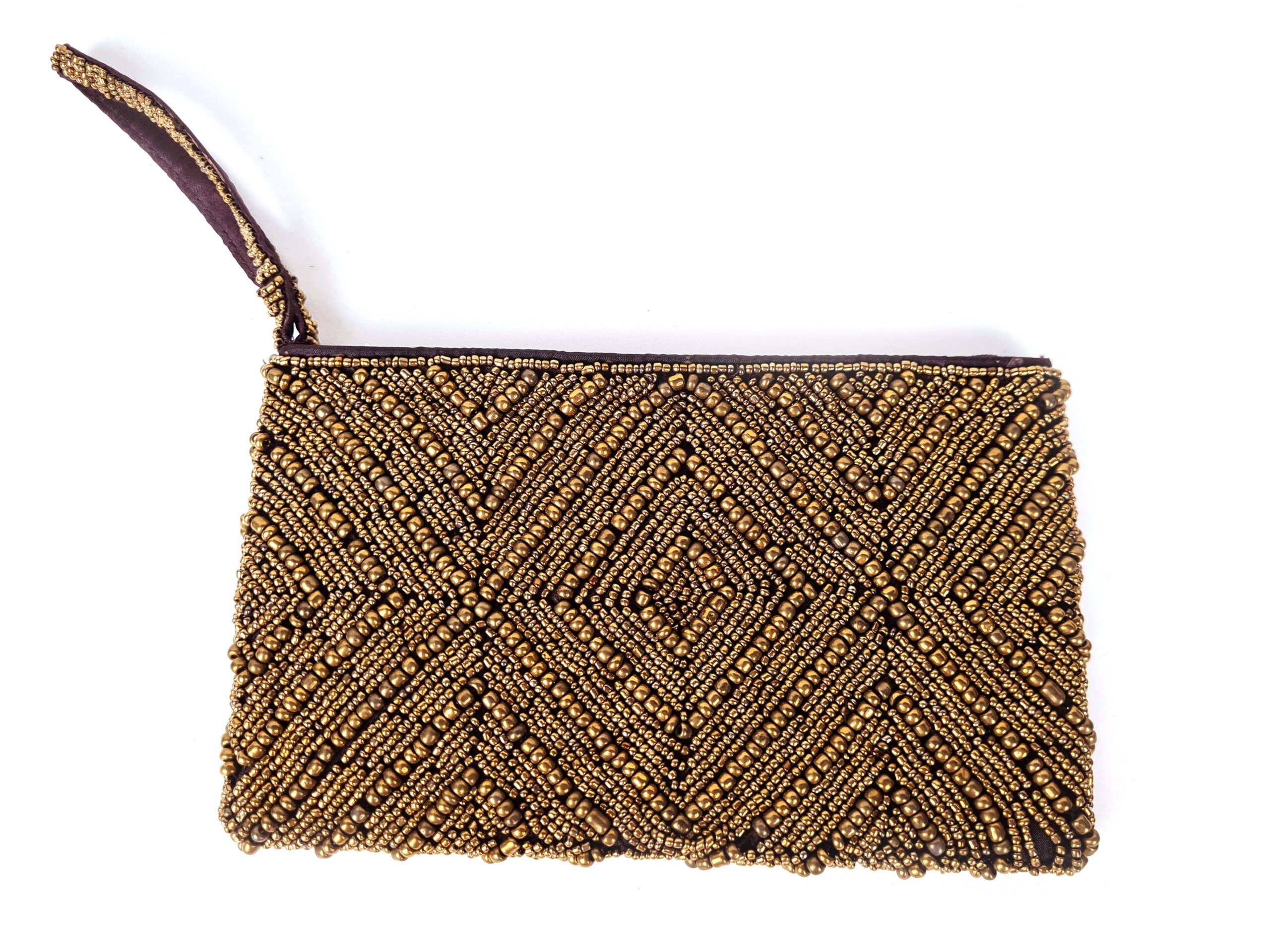 Bolsinha indiana clutch toda bordada em dourado