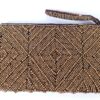 Bolsinha indiana clutch toda bordada em dourado para festas