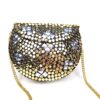 Bolsa indiana de metal dourada com detalhes prateados