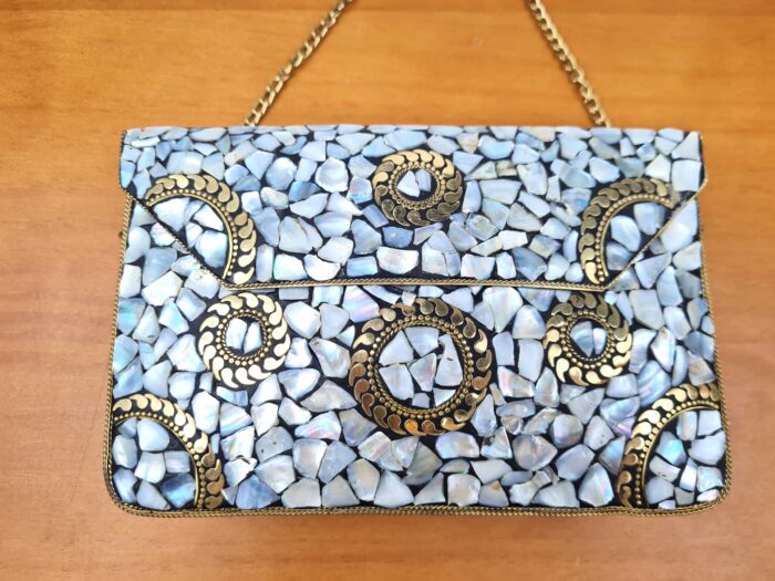 Bolsa indiana de metal mosaico de pedras naturais madrepérolas com dourado