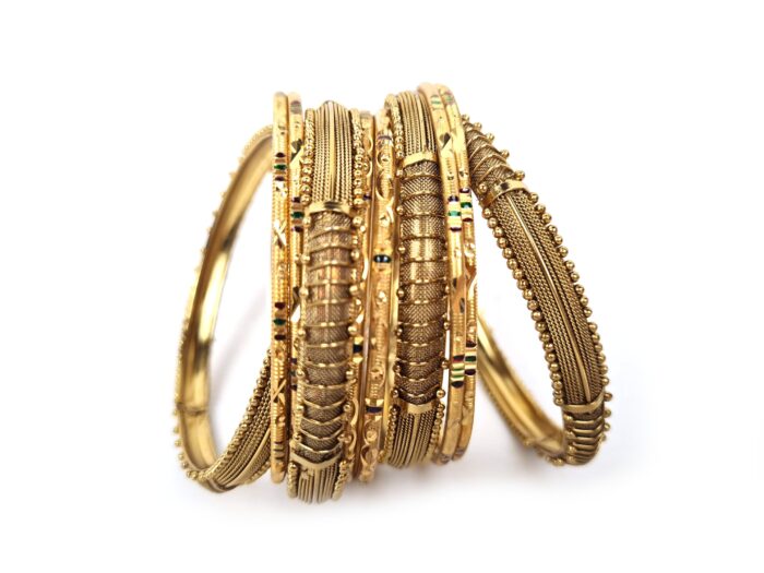 Conjunto de 10 pulseiras indianas douradas mistas Elegância Maharani