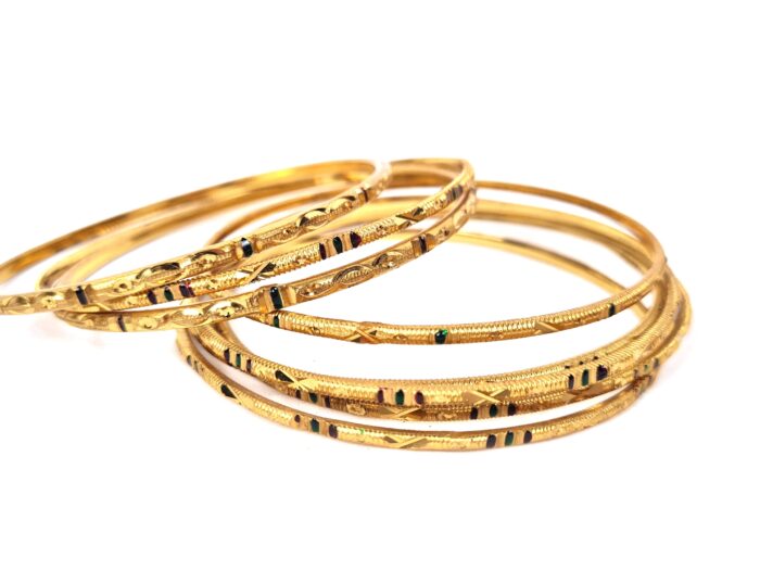 Conjunto de 8 pulseiras indianas douradas finas Rajastani Royale