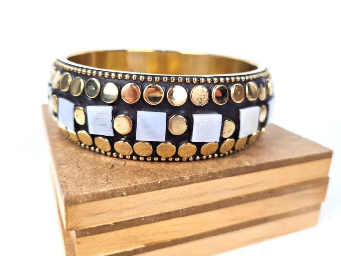 20250923_162945 Bracelete indiano Rajasthan mosaico de madrepérolas com dourado