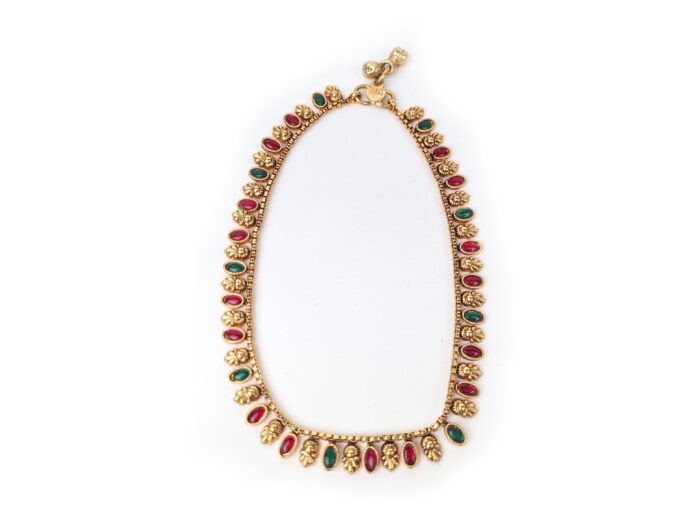 Tornozeleira indiana Lakshmi Anklet dourada com pedrarias