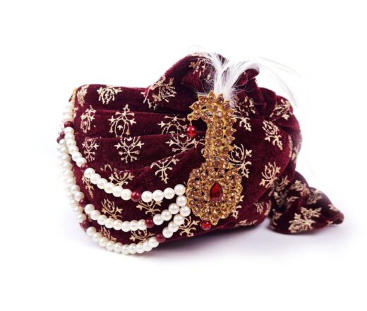 Turbante indiano masculino pronto para uso vinho e dourado com pedrarias