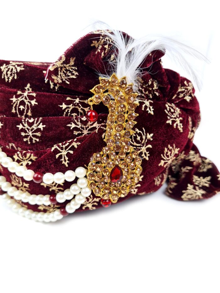 Turbante indiano masculino pronto para uso vinho e dourado com pedrarias