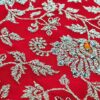 Sari indiano de seda vermelho com bordados dourados e detalhes com cores