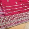 Sari indiano de seda vermelho fechado bordados dourados design floral e folhas