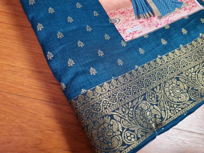 Sari indiano de seda verde pavão com fita de jacquard dourada