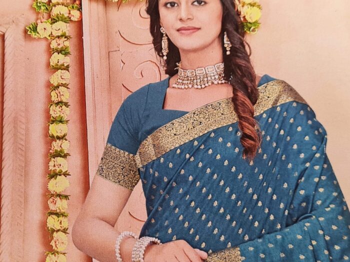 Sari indiano de seda verde pavão com fita de jacquard dourada