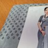 Sari indiano de seda mista estampa geométrica cinza prateado com marinho