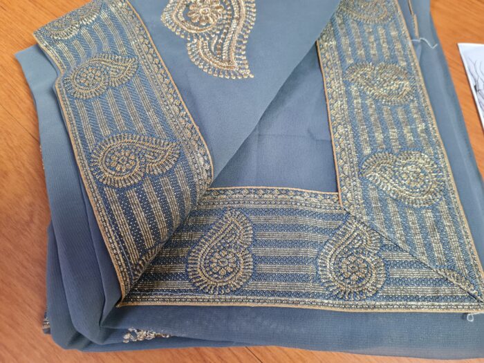 Sari indiano de seda floral barra Jacquard de paisleys cinza e dourado