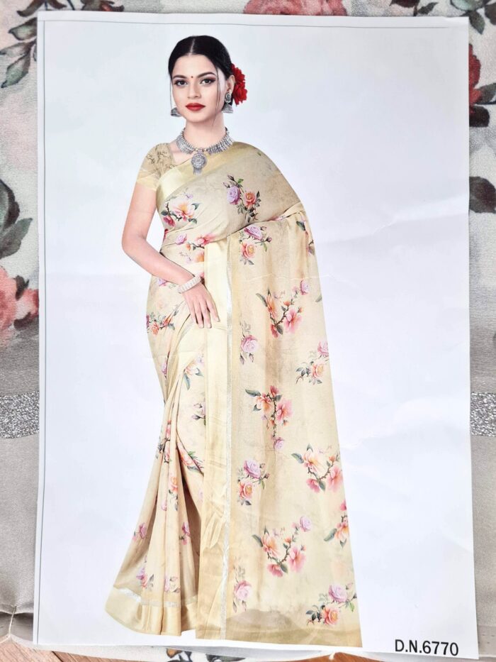 Sari indiano de seda mista estampa floral creme com barra perolada