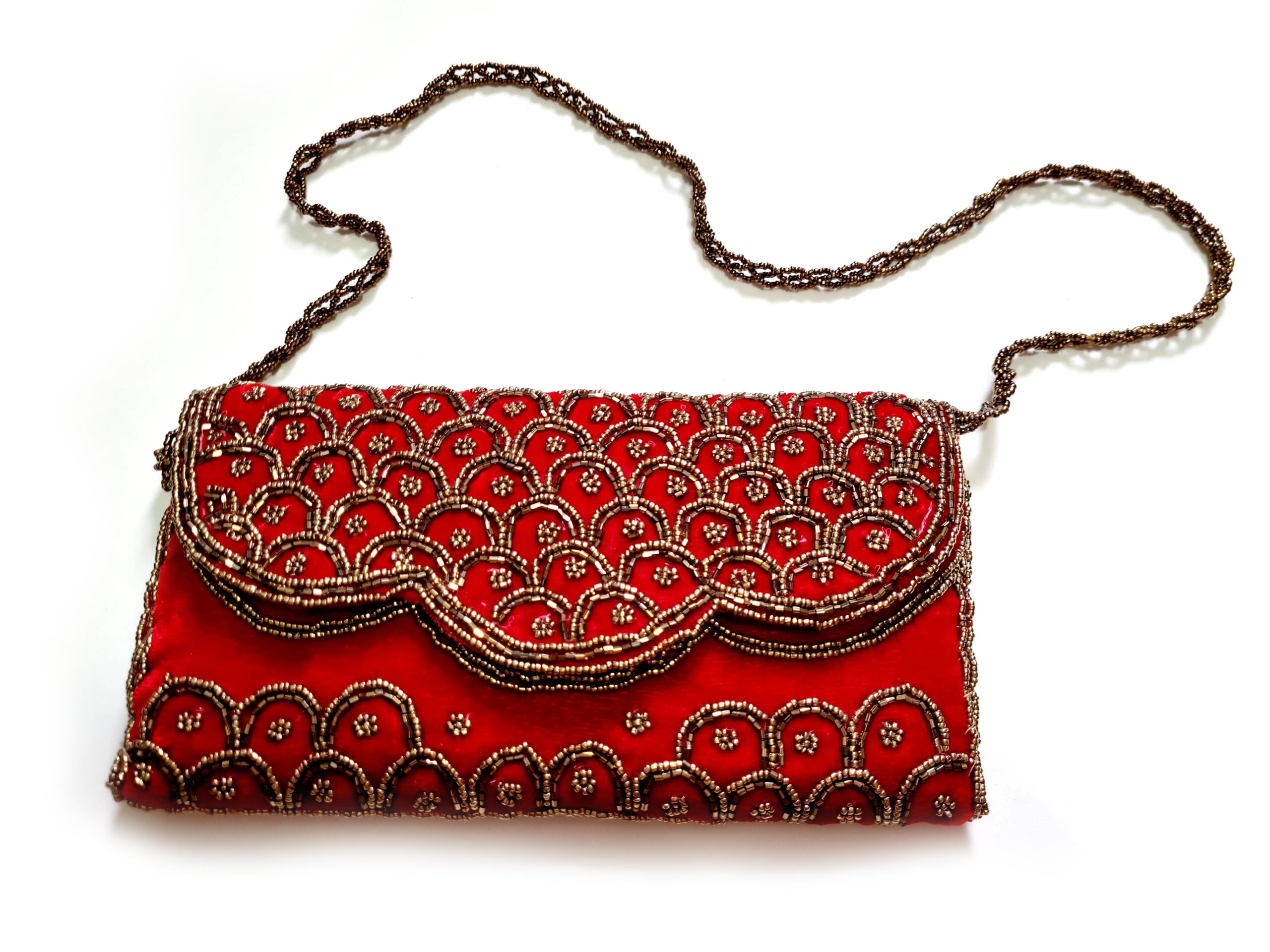 Bolsinha indiana clutch toda bordada vermelha com dourado para festas