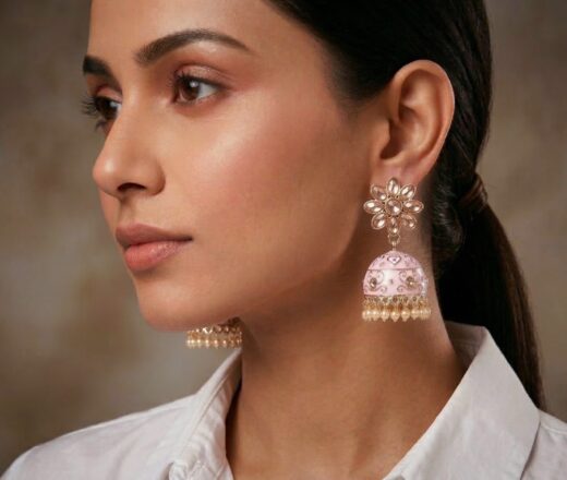 Brinco indiano Meenakari Jhumka sino floral rosa claro esmaltado